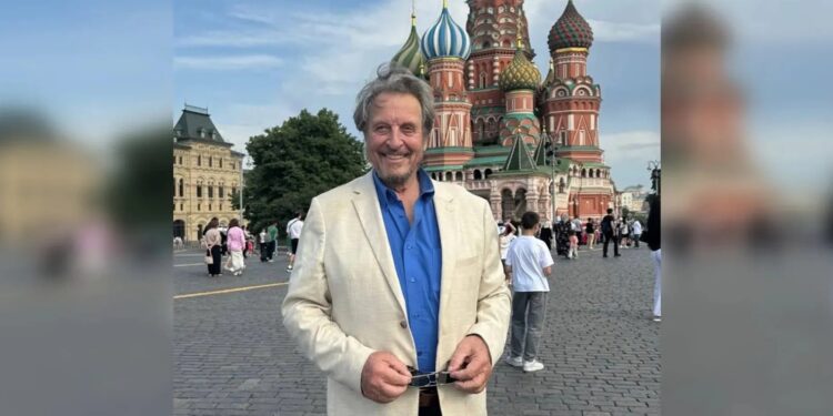 Батько Маска приїхав на дугінський форум до Москви