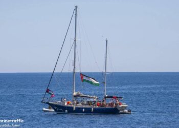 Ізраїльські військові таки зупинили судно з Гретою Тунберг, яке йшло в Газу (ФОТО)