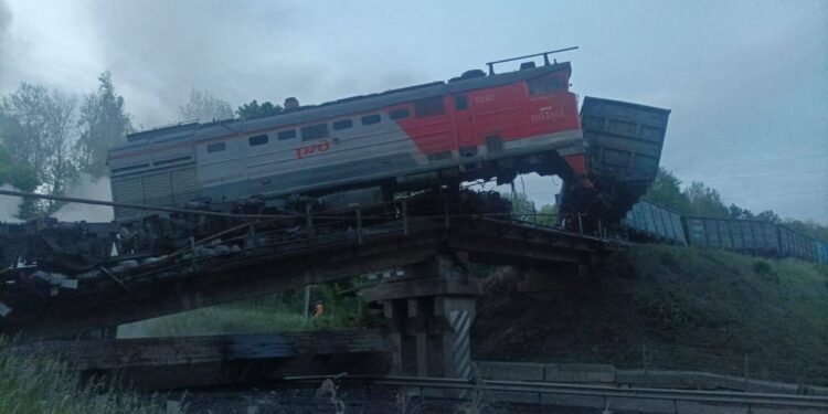 У РФ впав ще один міст – тепер залізничний на Курщині