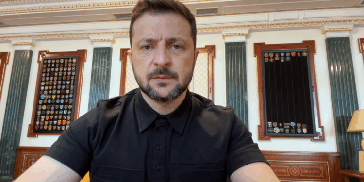 Росіянам поки що не боляче, або вони роблять вигляд – Зеленський розповів про санкції і зброю (ВІДЕО)