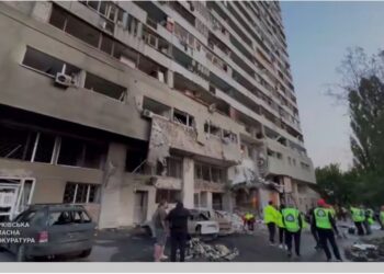 Ворог знову атакував Харків – на зараз 12 постраждалих, серед них 4 дитини (ВІДЕО)