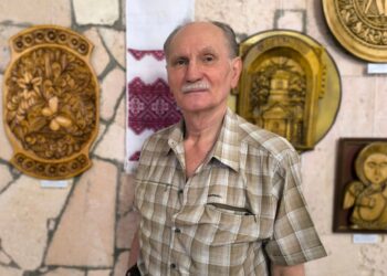 «Світ очима майстра» – у Миколаєві відкрилась виставка різьбяра (ФОТО)