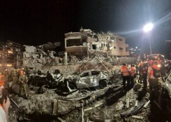 Вночі Ізраїль та Іран продовжили бомбити одне одного, Нетаньягу закликав іранців до повалення влади (ФОТО, ВІДЕО)