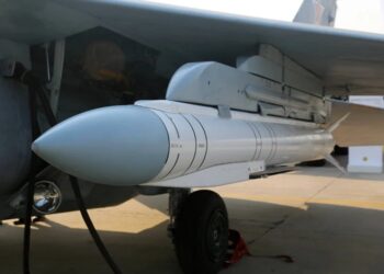 У передмісті Дніпра наша ППО збила новітню російську бомбу-ракету «Гром-1»