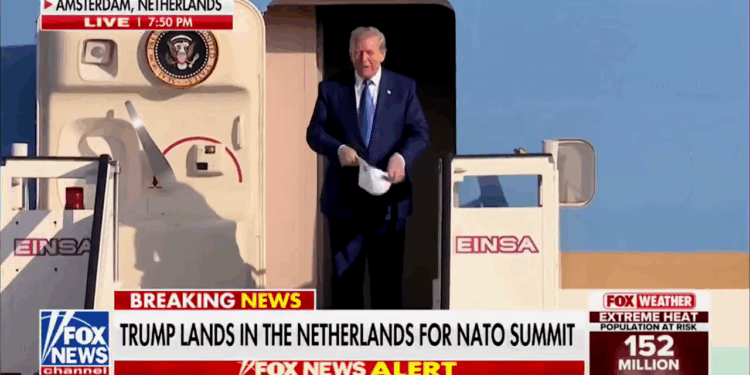Трамп прибув у Ґаагу на саміт НАТО (ВІДЕО)