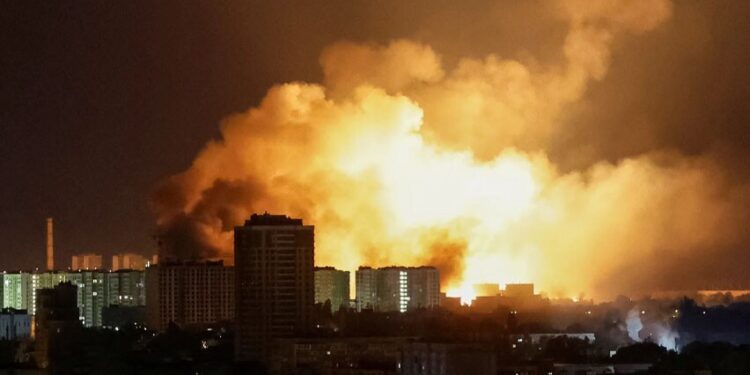 Київ під масованою атакою росіян – відомо про 16 постраждалих та померлого громадянина США