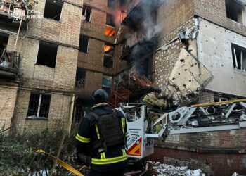 Україну вночі атакували понад 440 дронів і 32 ракети, відомо про 15 загиблих на 75 поранених – Зеленський