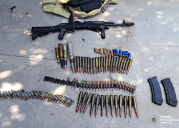 На Миколаївщині поліцейські провели понад 25 обшуків з вилучення із незаконного обігу зброї та боєприпасів – що знайшли (ФОТО)
