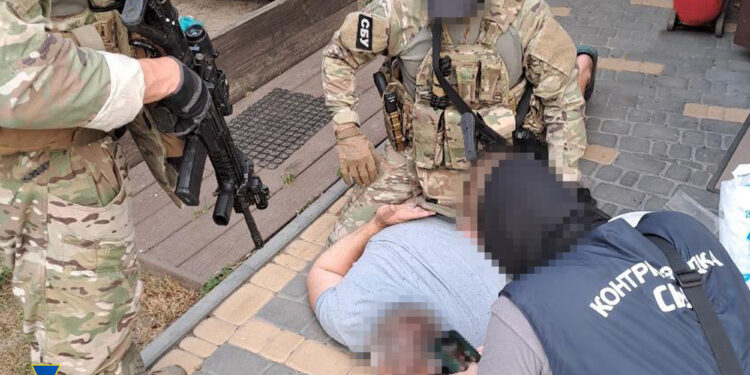 Керівництво паспортного сервісу “Документ” за 2 роки війни вкрало понад 21 млн.грн.