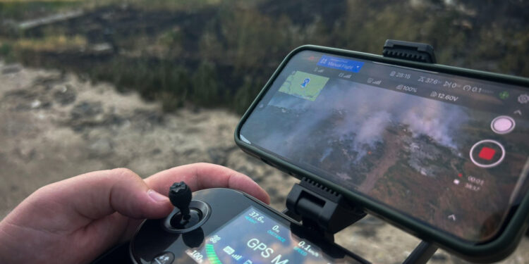 Велика пожежа біля Миколаєва – вогонь спалив господарчі будівлі, пошкодив будинки (ФОТО, ВІДЕО)