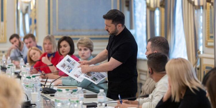 Третину “шахедів” збивають мобільні групи, ми застосовуємо перехоплювачі, – Зеленський