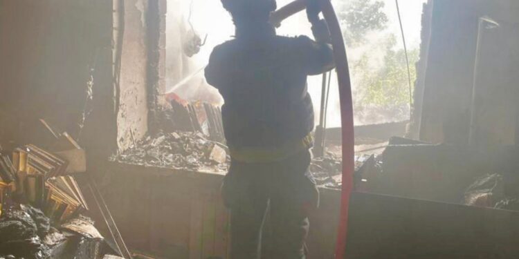 Внаслідок російського обстрілу Херсону одна людина загинула, ще одна поранена (ФОТО)