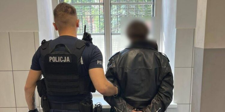 У Польщі затримали чоловіка, який 9 днів утримував в неволі і систематично бив українку