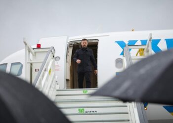 Зеленський прибув до Британії і   знову зустрінеться з королем Чарльзом – вже вчетверте