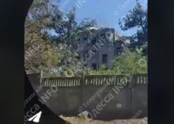 Ворог поцілив балістичними ракетами в ліцей у Білгород-Дністровському – під завалами можуть бути люди