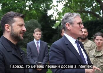 Зеленський із Стармером і Залужним відвідали українських військових у Британії (ВІДЕО)