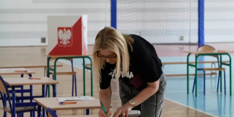 У Польщі вимагають перерахунку голосів другого туру президентських виборів. Що стало причиною