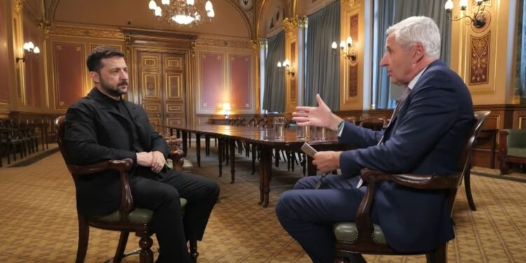 Можливо, я не найкращий, але найдосвідченіший, – Зеленський про те, чи не час передати владу (ВІДЕО)