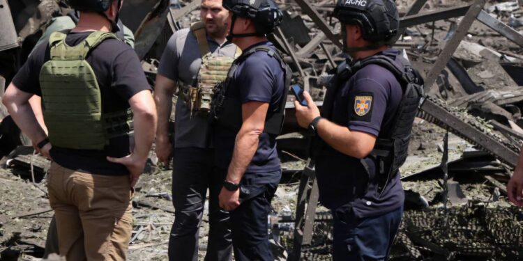 Наслідки атаки на Дніпро та Самар – відомо про 3 загиблих та 23 постраждалих (ФОТО)