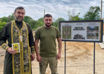 У Снігурівці на Миколаївщині заклали капсулу часу на місці майбутньої каплиці та меморіалу пам’яті захисникам (ФОТО)