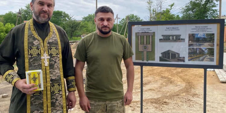 У Снігурівці на Миколаївщині заклали капсулу часу на місці майбутньої каплиці та меморіалу пам’яті захисникам (ФОТО)