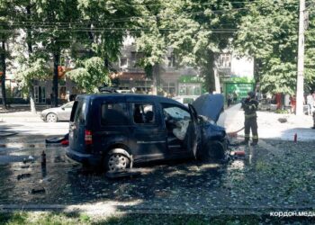 Окупанти вдарили з “Градів” по центру Сум – 2 загиблих, 20 поранених (ФОТО 18+)