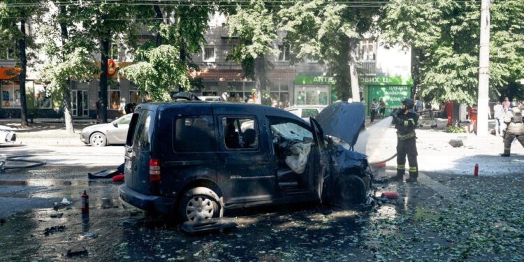 Окупанти вдарили з “Градів” по центру Сум – 2 загиблих, 20 поранених (ФОТО 18+)