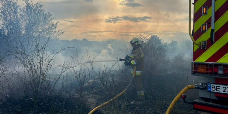 Протягом доби на Миколаївщині спалахнуло 50 пожеж, дві з яких були через ворожі обстріли (ФОТО)