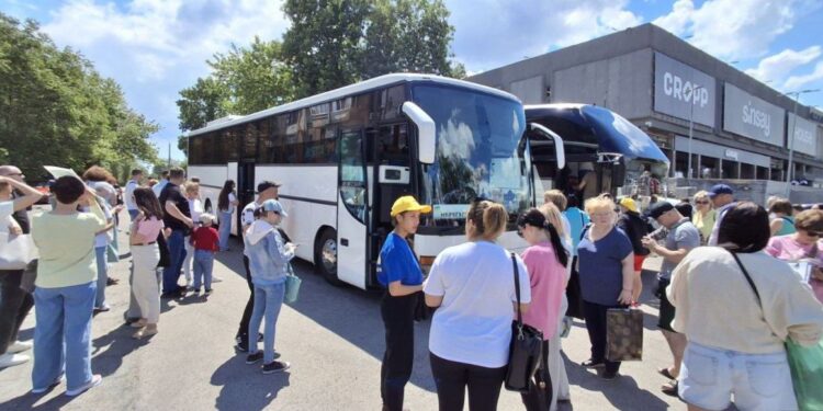 250 юних миколаївців вирушили на безкоштовний відпочинок у Карпати (ФОТО)