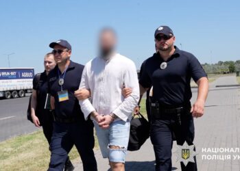 В Україну екстрадували організатора злочинної групи паліїв, який переховувався за кордоном (ФОТО, ВІДЕО)