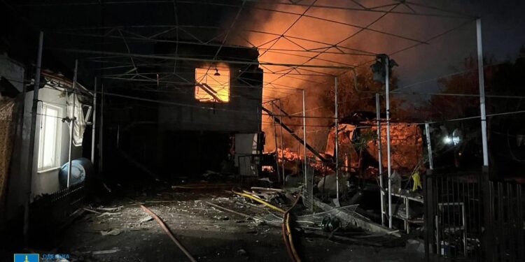 Нічна російська атака на Одесу та Сумщину – по цивільній інфраструктурі та житлу (ФОТО, ВІДЕО)