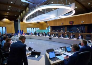ЄС планує продовжити тимчасовий захист українців до 2027 року: що буде далі