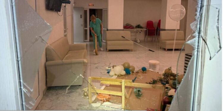 Вночі в Одесі дрон поцілив у пологовий будинок і в станцію “швидкої” (ФОТО, ВІДЕО)