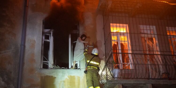 ₚосія масовано атакувала Одесу ударними БпЛА – є постраждалі, руйнування та пожежі (ФОТО, ВІДЕО)