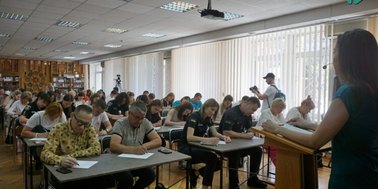 «Гадання на магнолії» – у Миколаєві втретє написали «Миколаївський диктант» (ФОТО)