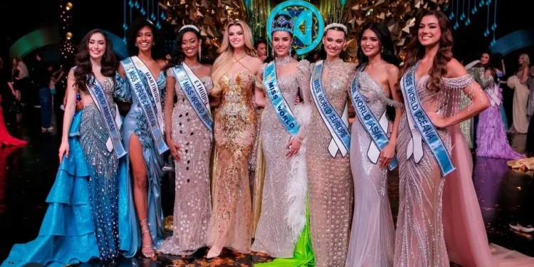 Представниця Таїланду перемогла на конкурсі Міс Світу в Індії: українка Марія Мельниченко потрапила в топ-8 (ФОТО)