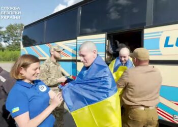 СБУ показала ексклюзивне ВІДЕО обміну полоненими 10 червня