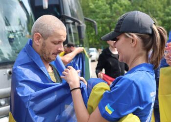 Четвертий обмін за тиждень. Україна повернула ще одну групу полонених (ФОТО)