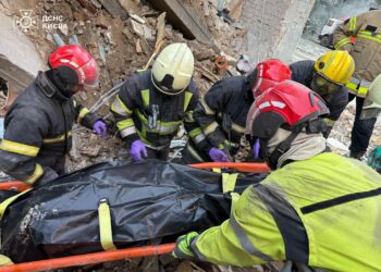 Кількість загиблих у Києві внаслідок вчорашньої російської атаки зросла до 21 (ФОТО)