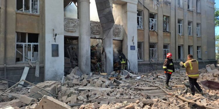 Божевільний удар по ліцею в Білгород-Дністровському – вже 2 загиблих (ФОТО, ВІДЕО)