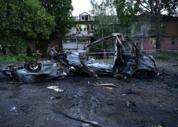 Нічна російська дронова атака на Одесу – пошкоджено житло та автівки (ФОТО)