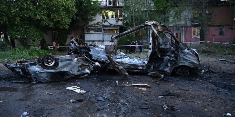 Нічна російська дронова атака на Одесу – пошкоджено житло та автівки (ФОТО)