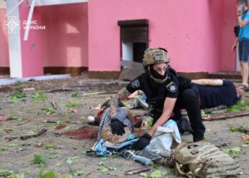 Росіяни вдарили КАБами по Харкову – загинула жінка, відомо про 16 поранених (ФОТО)