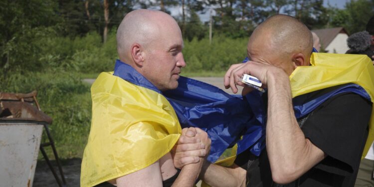 Новий етап обміну – в Україну повернулись важкопоранені та тяжкохворі (ФОТО)