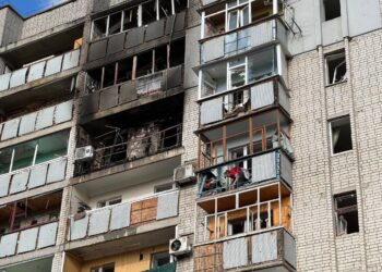 Наслідки нічної російської атаки: у Смілі – 6 постраждалих, у Кременчуці ліквідовують пожежу (ФОТО)