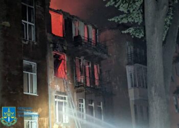 Внаслідок нічної атаки на Одесу одна людина загинула, 14 постраждали (ФОТО)