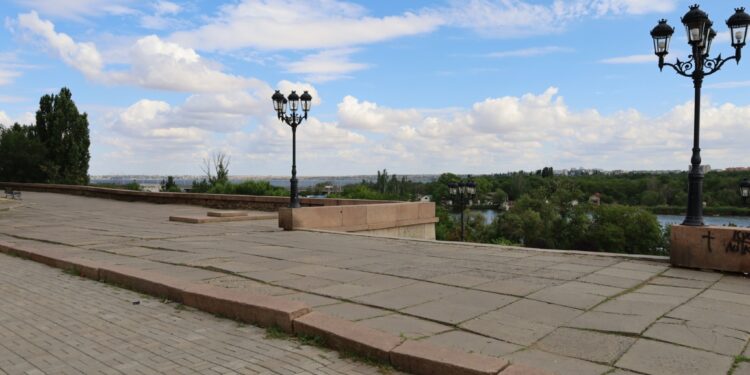 У Миколаєві відремонтують покриття Верхньої Набережної (ФОТО)