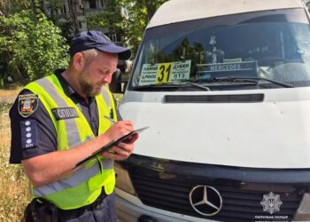 У Миколаєві поліція розшукала водія маршрутки, який грубо порушив ПДР