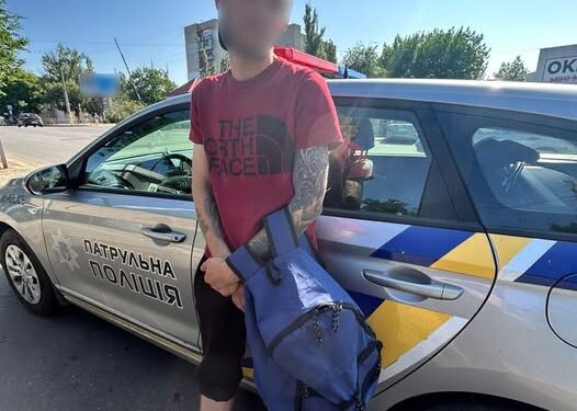 У Миколаєві чоловік вкрав побутові товари прямо з прилавка і втік