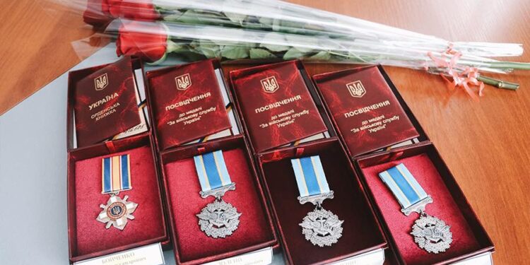 Рідним чотирьох загиблих на фронті нацгвардійців Миколаївщини передали державні нагороди (ФОТО)